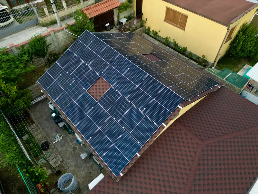 Хибридна соларна система 16.38 kWp на керемиден покрив – Ракитника