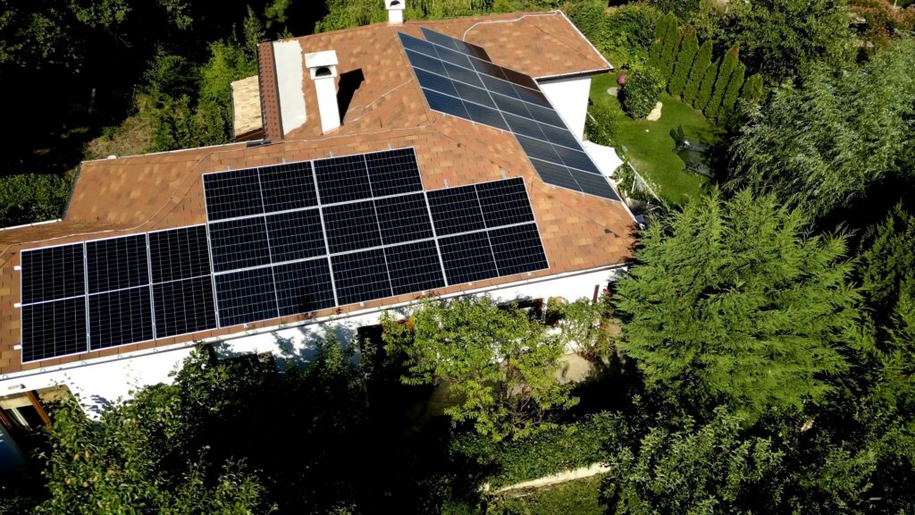 Хибридна фотоволтаична система 13.2 kWp – Сините камъни